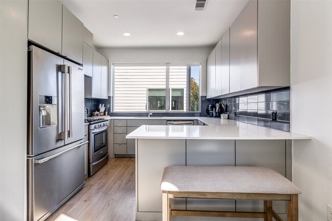 Building Photo - 1430 Grigsby Ave