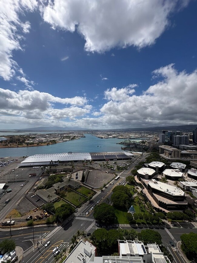 Building Photo - Luxury Fully Furnished Condo at The Collection – Live in the Heart of Kakaako!