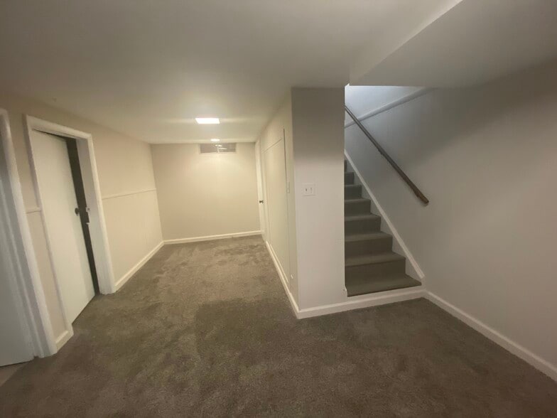 Building Photo - 1900 Holly Way