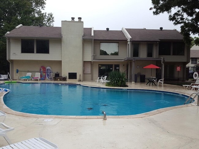 Building Photo - 822 Cardinal Creek Blvd