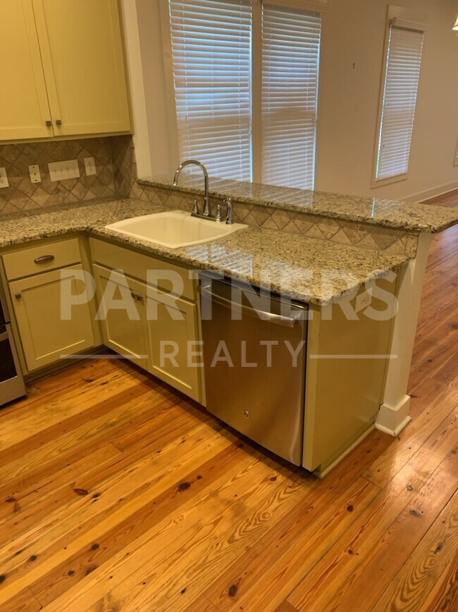 Building Photo - 19 Bungalow Ct
