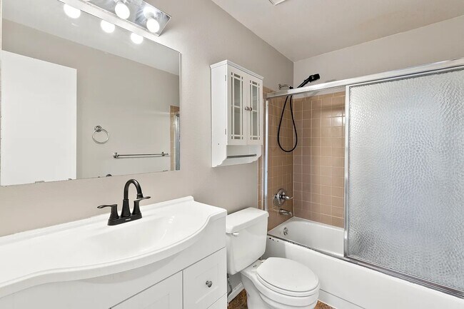 Building Photo - 1245 Bayberry Dr