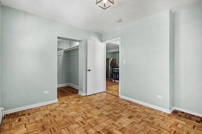 Building Photo - 6550 W Ebinger Dr