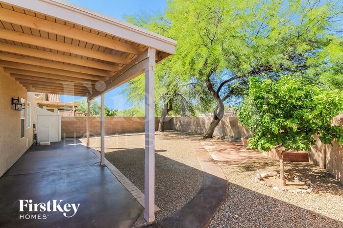 Building Photo - 9747 N Sandy Valley Dr