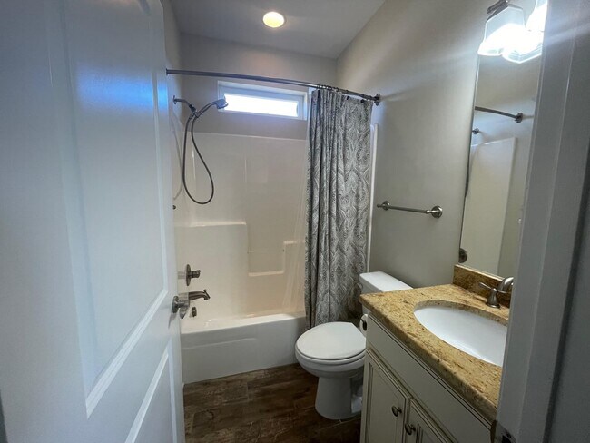 Building Photo - 107 Kaelyn Ln