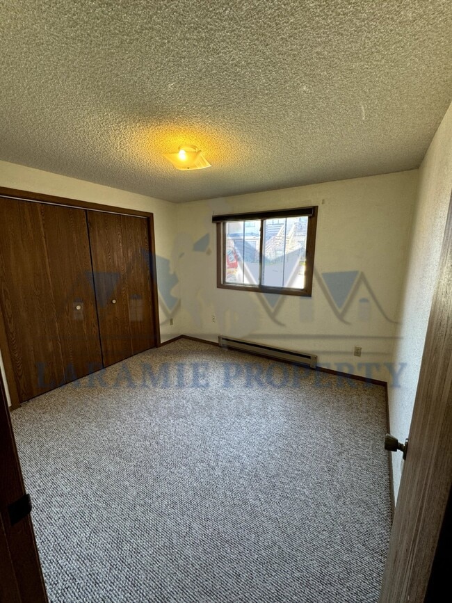 Building Photo - 2 Bedroom 1 Bathroom Apartment