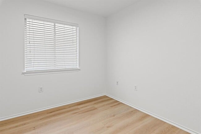 Building Photo - 1509 Coriander Dr