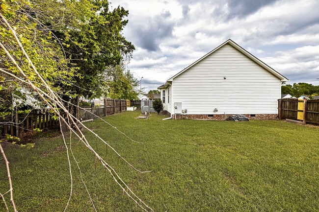 Building Photo - 7600 Lilly Pond Ln