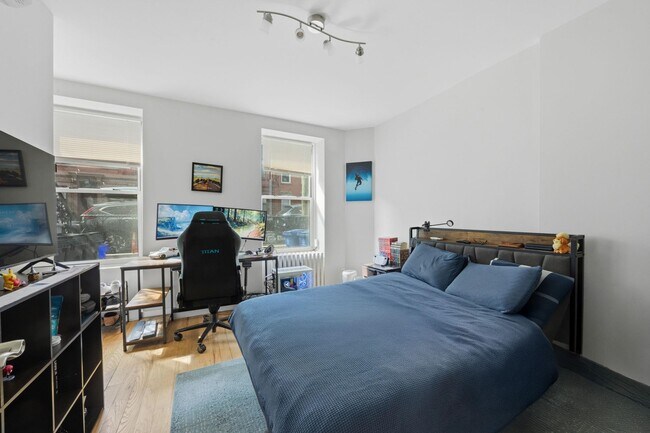 Building Photo - 1017 Park Ave