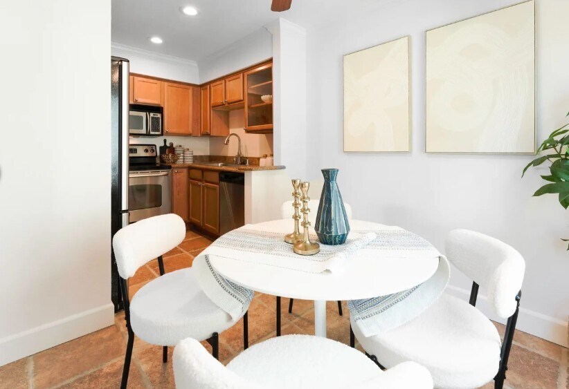 Dinette/Kitchen - 364 Eastridge Dr