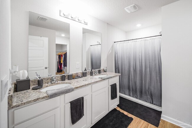 Building Photo - 6347 Burrow Ln