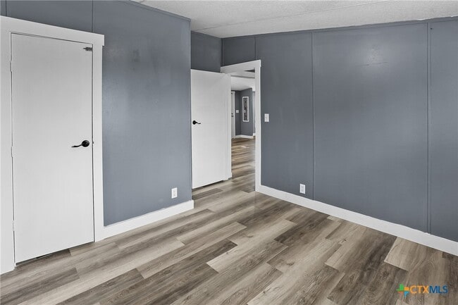 Building Photo - 154 Oak Lawn Dr