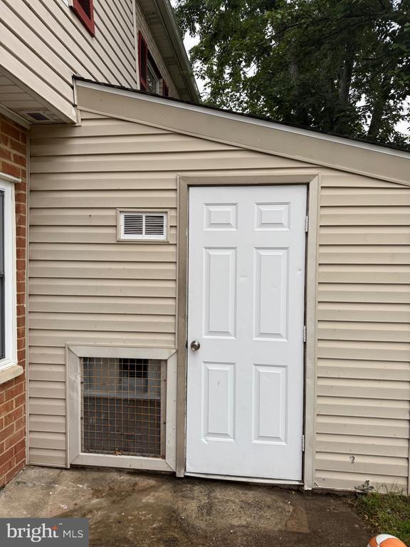 Building Photo - 9200 Bridle Path Ln