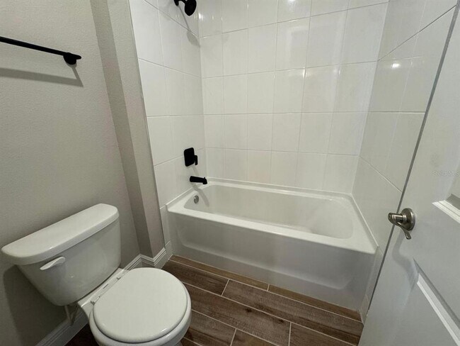 Building Photo - 16405 Silver Brk Wy