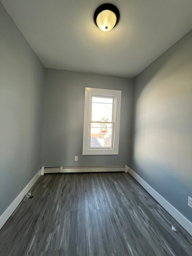 Building Photo - 170 Fulton Ave