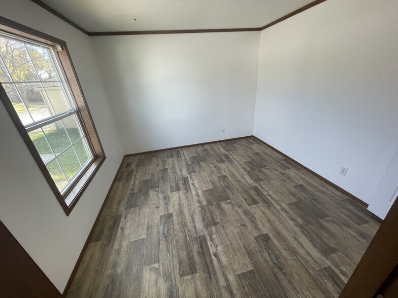 Building Photo - 10 Belmar St