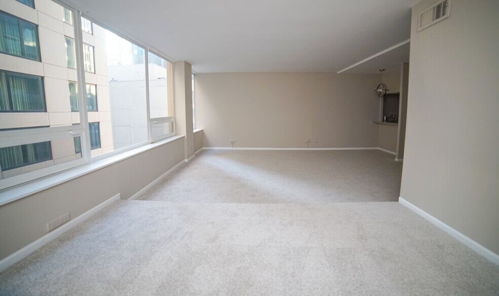 Building Photo - 233 E Erie St