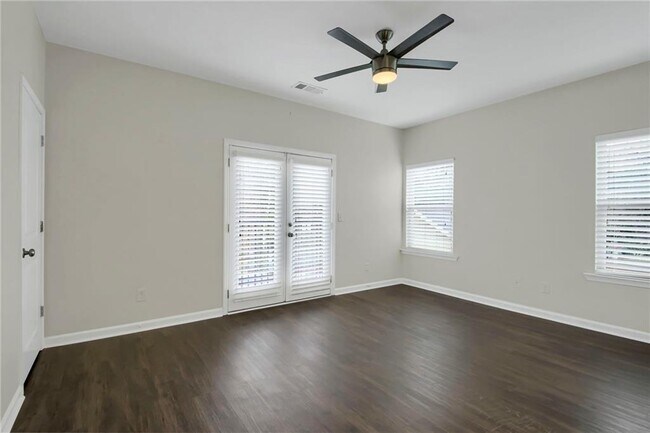 Building Photo - 2042 Bolton Rd NW