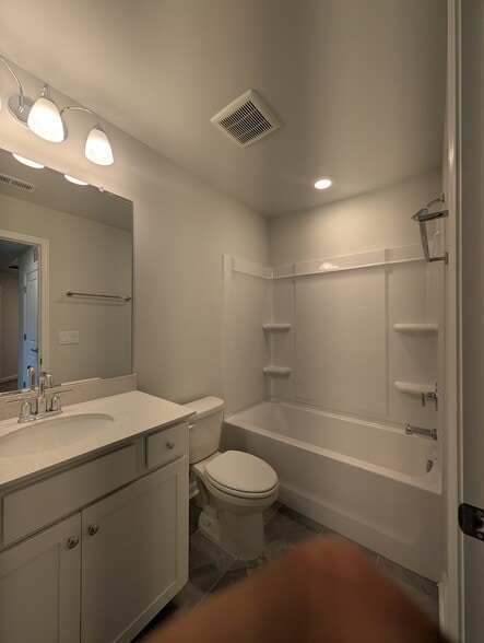 Building Photo - 1518 Tamarisk Ln