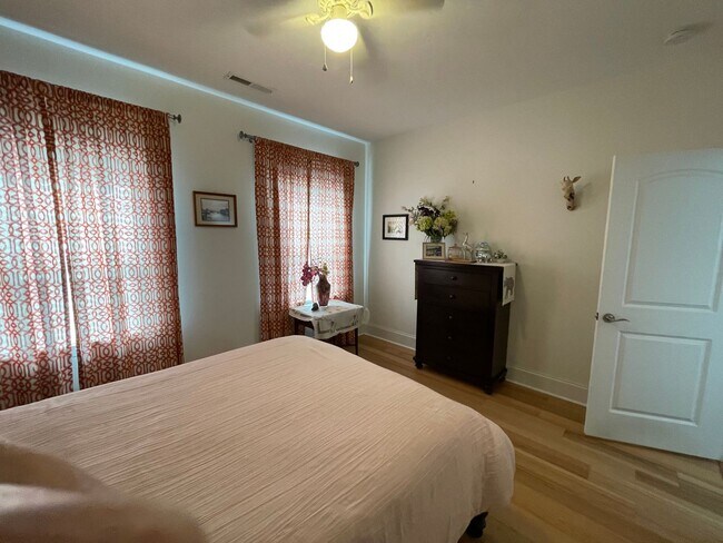 Building Photo - Unfurnished 3 Bedroom 3 Bathroom House with Home Office In Calabash