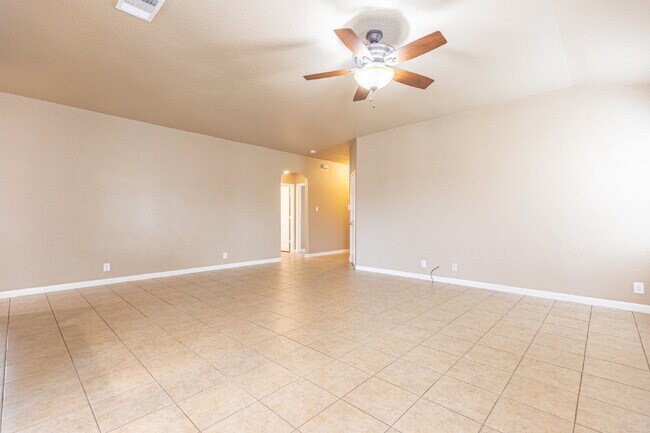 Building Photo - 259 Creekview Way