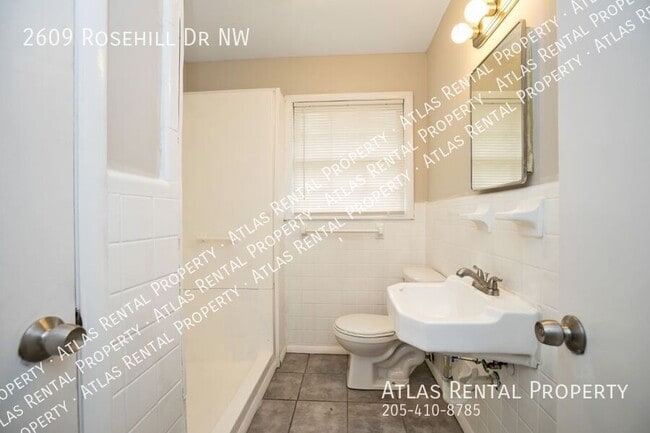 Building Photo - 2609 Rosehill Dr NW