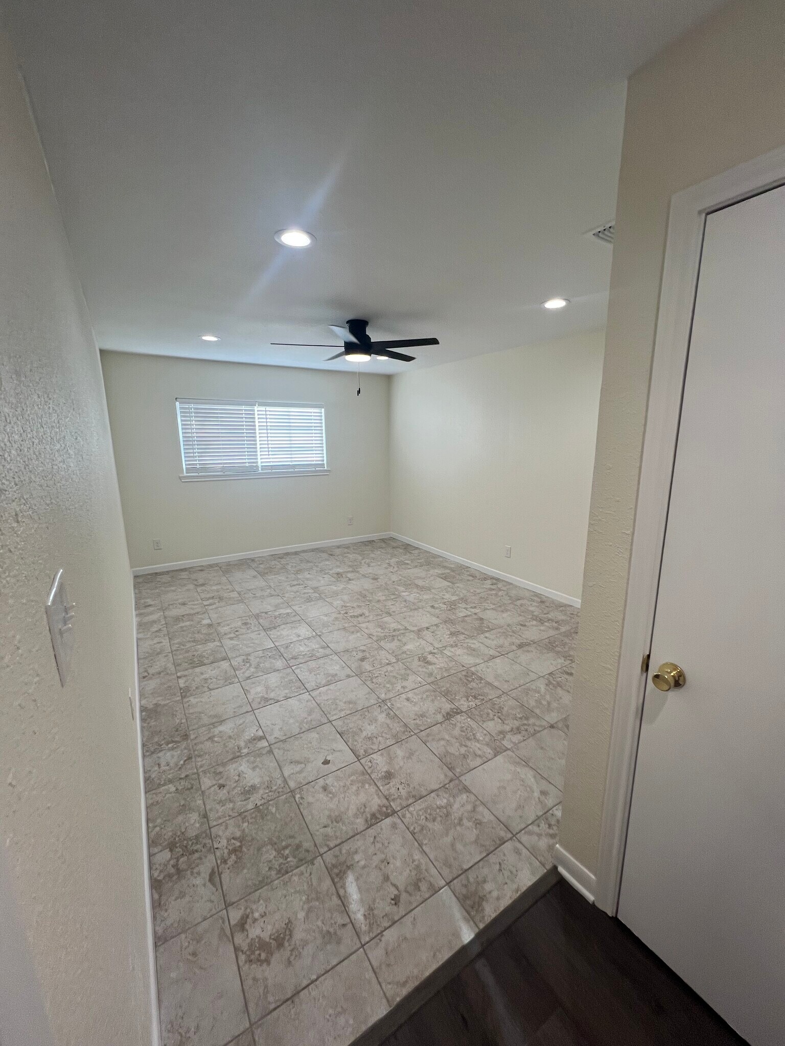 Building Photo - 1409 Westheimer Rd