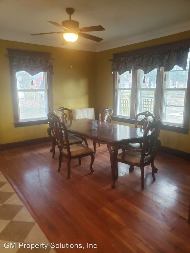 Building Photo - 3 br, 1.5 bath House - 515 S Spruce Street