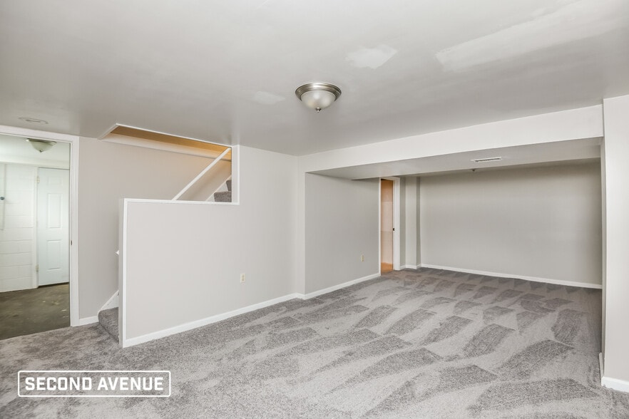 Building Photo - 774 Cottonwood Dr