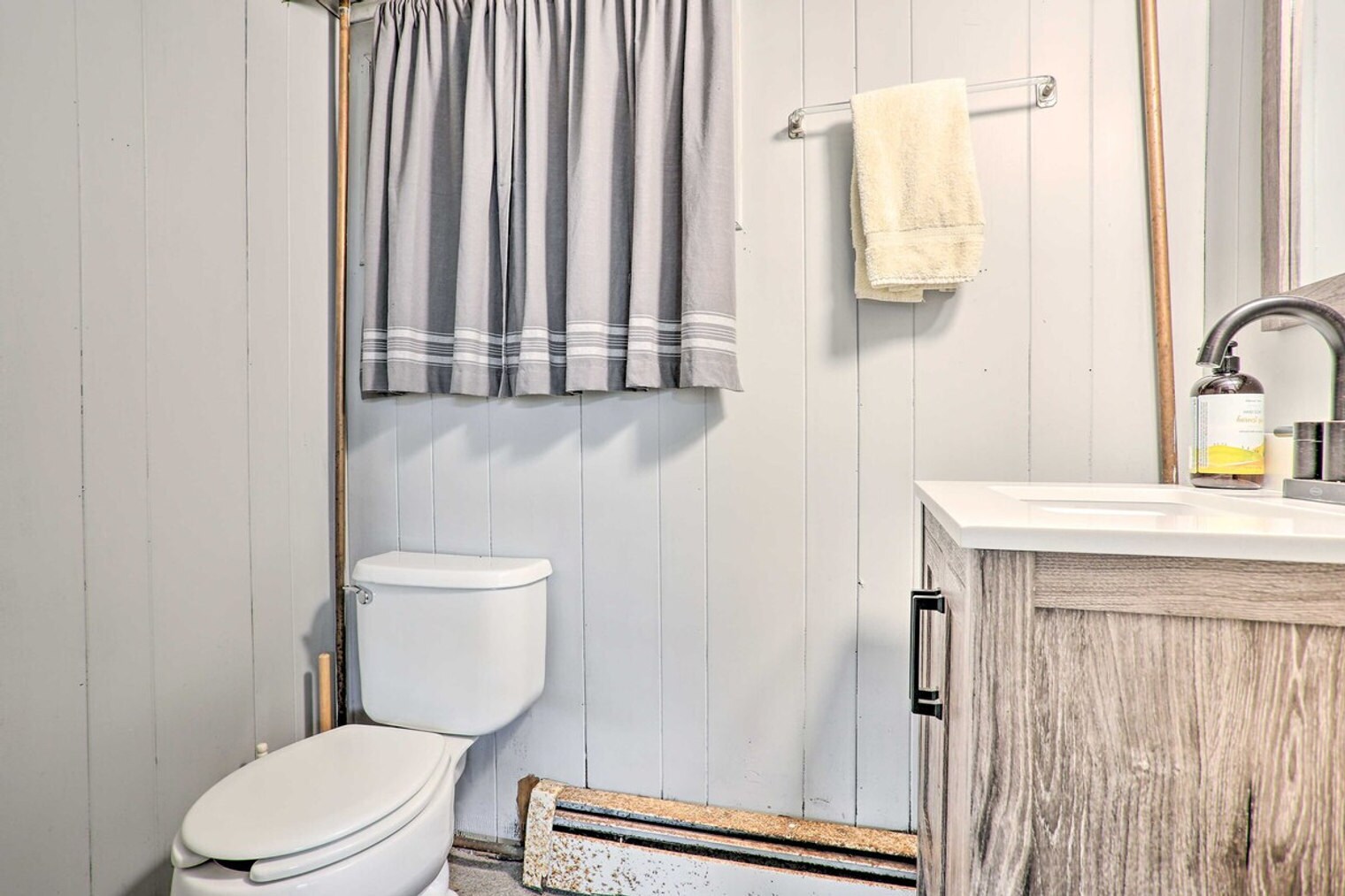 Building Photo - 257 Elm Ave