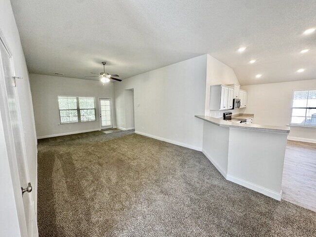 Building Photo - 8437 Grayce Dr