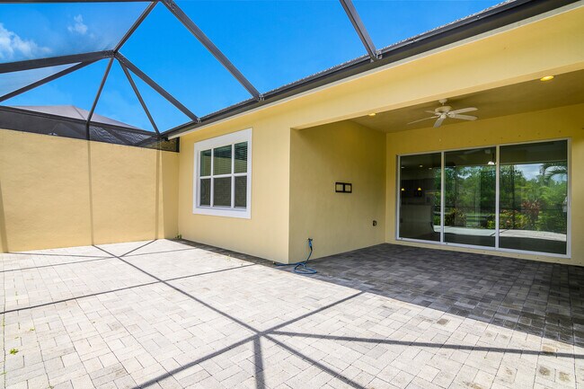Building Photo - 7162 Dominica Dr