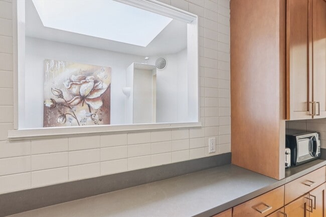 Building Photo - 583 Massachusetts Ave