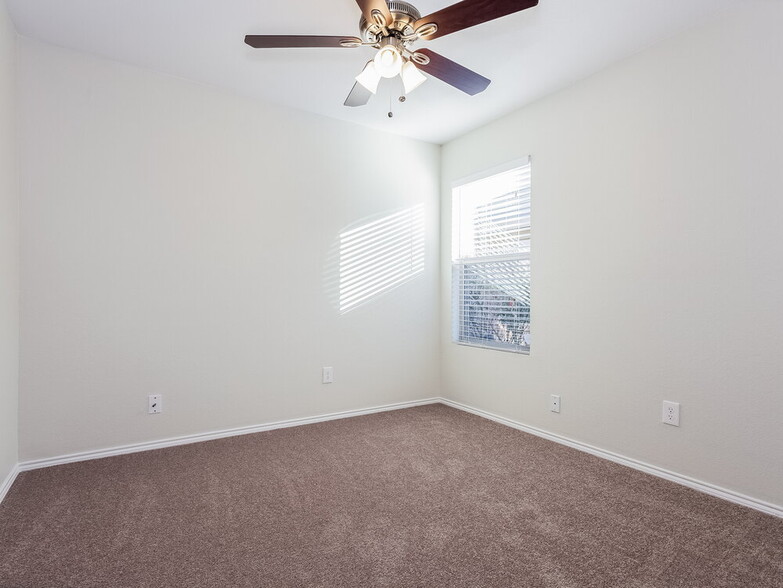 Building Photo - 9036 Sun Haven Way
