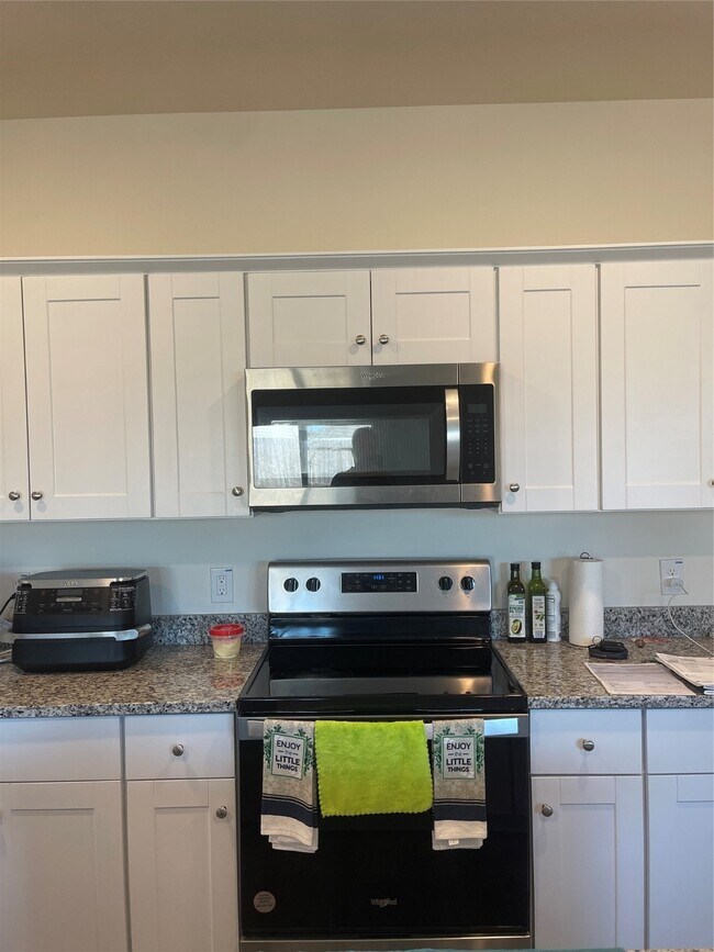 Building Photo - 14878 Calderon Dr