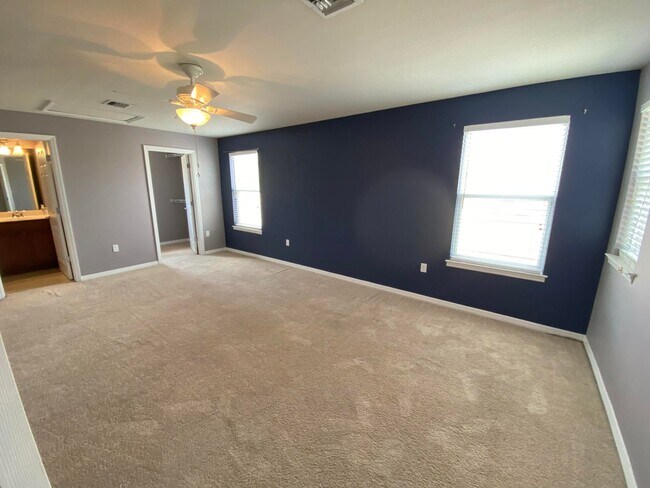 Building Photo - 9238 Wrangler Dr