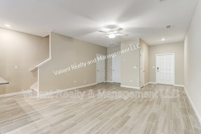 Building Photo - 2607 Sandy Dune Dr