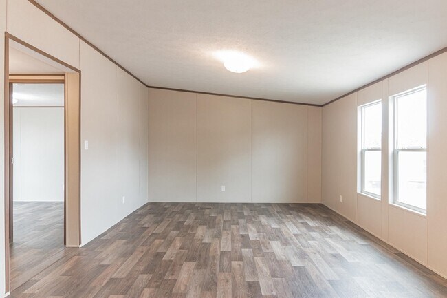 Building Photo - 104 E Castleshoals Dr