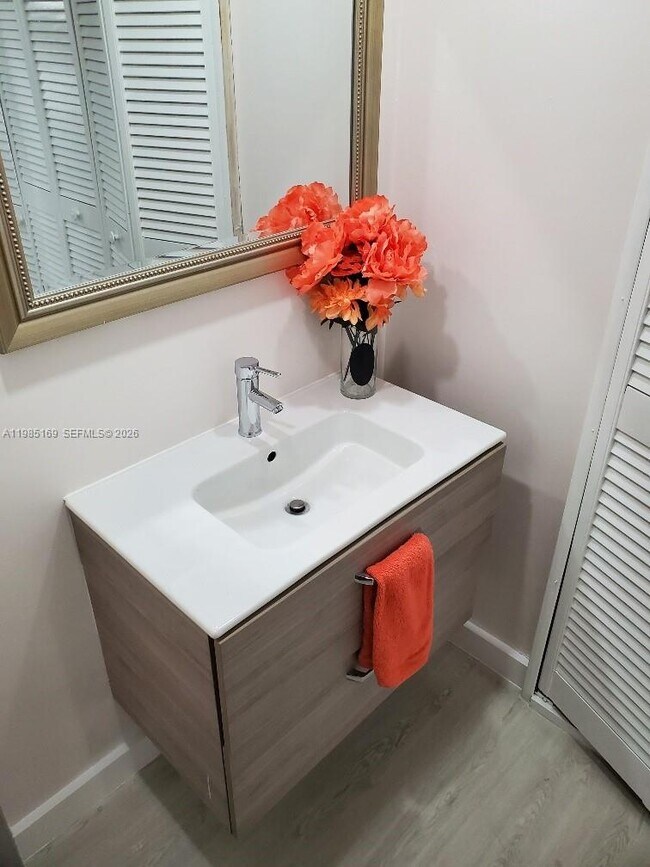 Building Photo - 18011 Biscayne Blvd