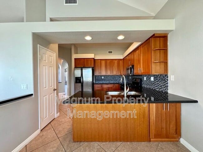 Building Photo - 25483 Blackthorne Dr