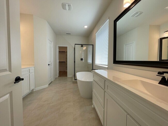 Building Photo - 6270 Shasta Creek Rd