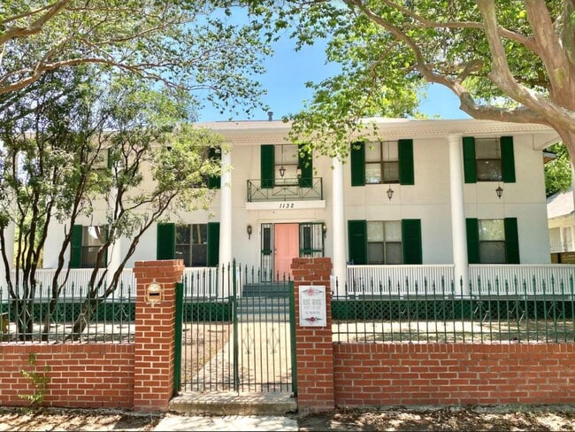 Building Photo - 1132 W French Pl, Unit 4