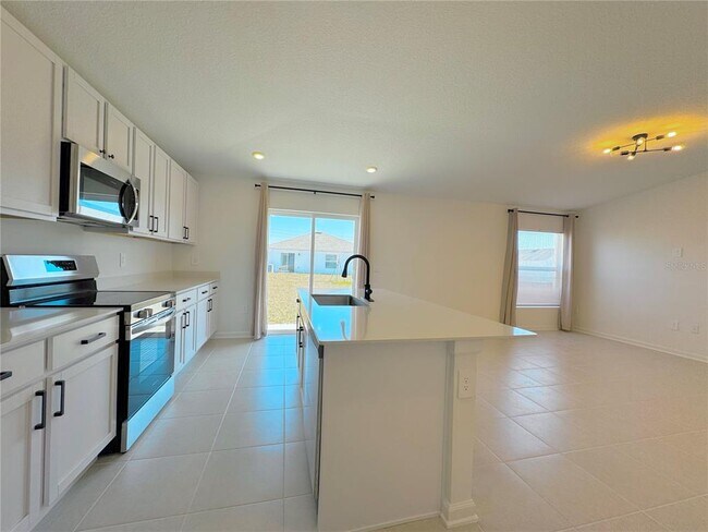 Building Photo - 1922 Sarah Street