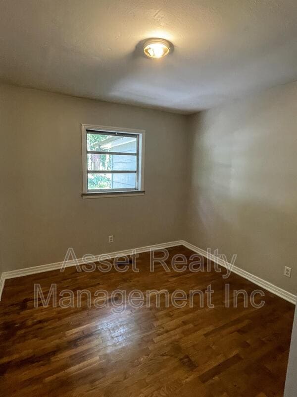 Building Photo - 7212 S Northshore Dr