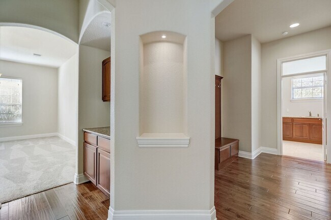 Building Photo - August Move-In Special - Spring Branch Oas...