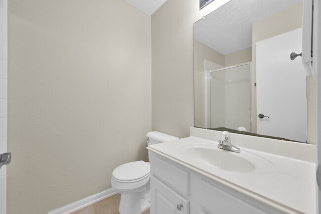 Building Photo - 8051 Bay Branch Dr