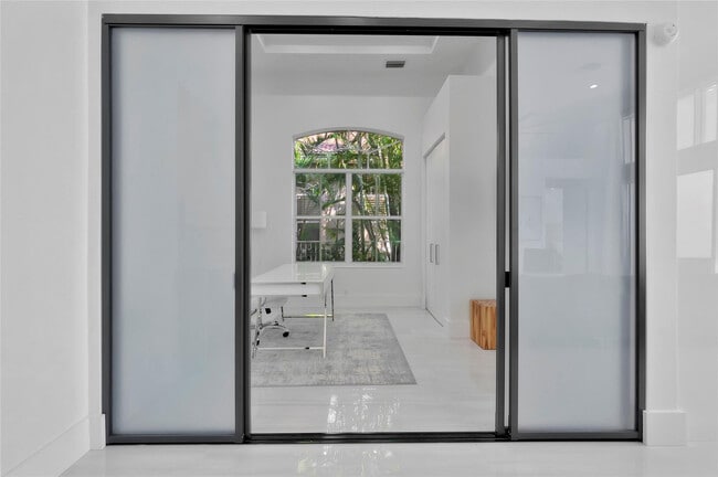 Building Photo - 4088 Briarcliff Cir