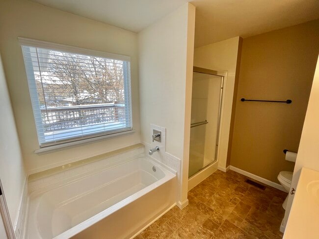 Building Photo - 405 Summer Fair Ct