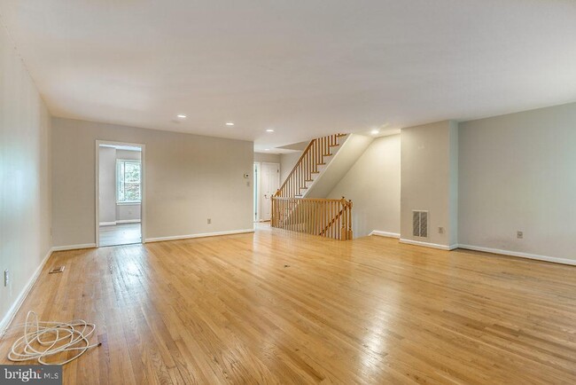 Building Photo - 1059 N George Mason Dr