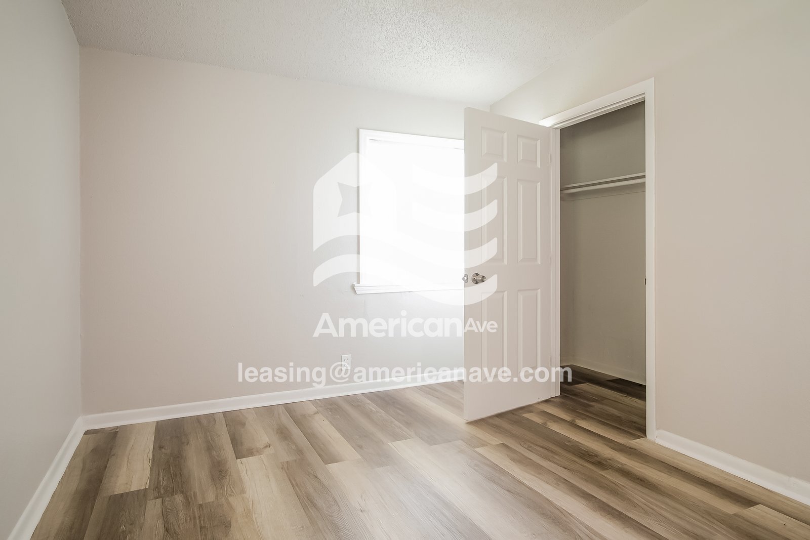 Building Photo - 5429 N Elgin Ave